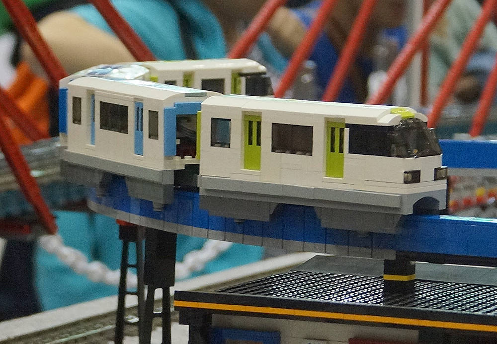 作品紹介 Suu様の東京モノレール 1000形リニューアル塗装車 カラフルポップ Legoゲージ推進機構日報 レゴトレイン ブログ